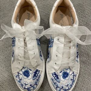 Betsey Johnson White and Blue Floral Embroidered Sneakers Sz 10